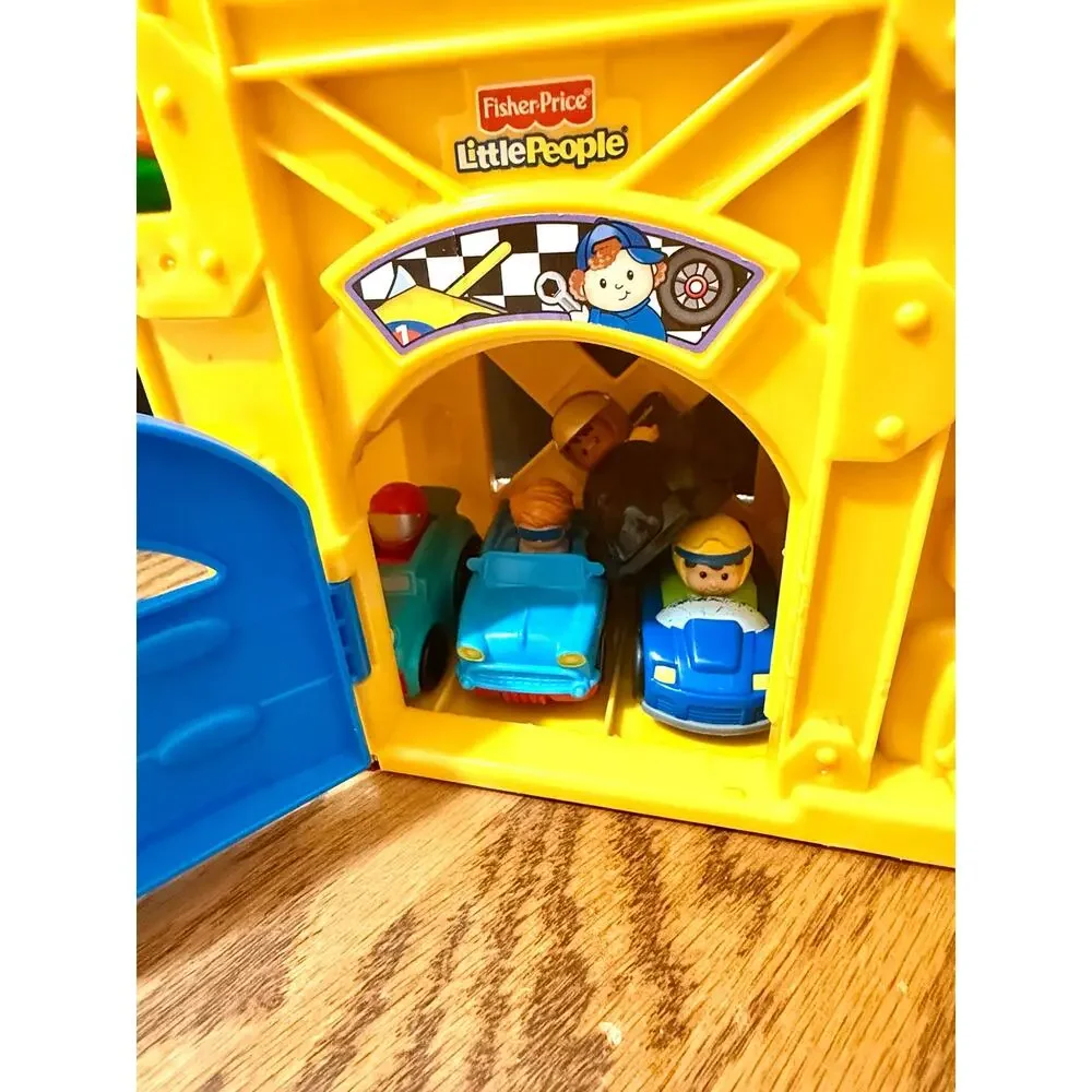 Fisher Price Little People Wheelies Rev 'N Sounds Race Track 4 Cars Vehicles #1